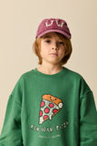 Groene Pizza sweatshirt van Wander & Wonder met vrolijke pizza-print op de borst, unisex voor jongens en meisjes.