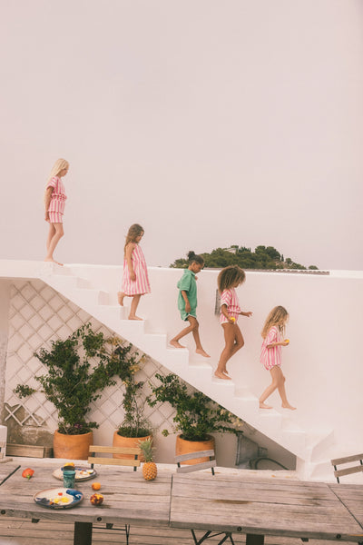 We Are Kids Polo Leonard Terry Real Green – Sportieve polo voor jongens en meisjes in real green, gemaakt van biologisch katoen | Verkrijgbaar bij Little Fashion Addict