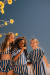 Robe April Dolce Vita Stripes | gestreepte badstof jurk blauw en roze voor meisjes We Are Kids | Verkrijgbaar bij Little FashionA Addict