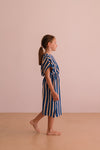 Robe April Dolce Vita Stripes | gestreepte badstof jurk blauw en roze voor meisjes We Are Kids | Verkrijgbaar bij Little FashionA Addict