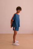 Sportieve jongensshort Paul Bright Blue van We Are Kids - Verkrijgbaar bij Little Fashion Addict.