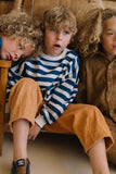 Blauw-wit gestreepte jongenssweater van We Are Kids met rood detail vooraan. | Sweat Tony Blue Stripes van We Are Kids