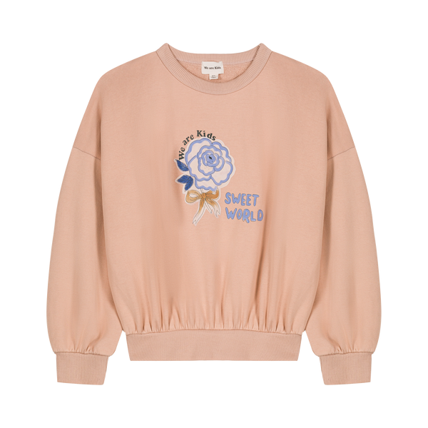 Lichtroze meisjessweater met 'Sweet World' print van We Are Kids | Verkrijgbaar bij Little Fashion Addict