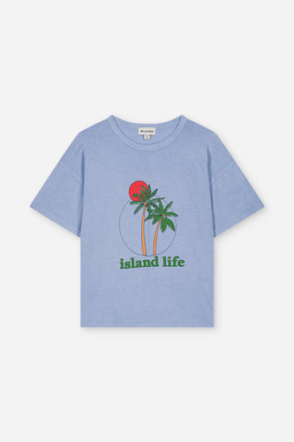 We Are Kids Tee Dylan Blue Sky Island Life – Unisex T-shirt met tropische print van palmbomen en 'Island Life' tekst voor jongens en meisjes | Verkrijgbaar bij Little Fashion Addict