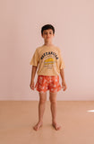 T-shirt Dylan Sand Mozzarella van We are Kids met mozzarella-print voor jongens. | Tee Dylan Sand Mozzarella van We Are Kids - Verkrijgbaar bij Little Fashion Addict.
