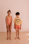 T-shirt Dylan Sand Mozzarella van We are Kids met mozzarella-print voor jongens. | Tee Dylan Sand Mozzarella van We Are Kids - Verkrijgbaar bij Little Fashion Addict.