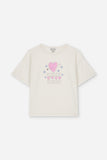 We Are Kids T-shirt coconut 'Amor' – Speels T-shirt voor meisjes in coconut kleur met roze hart en sterren, gemaakt van biologisch katoen | Verkrijgbaar bij Little Fashion  Addict